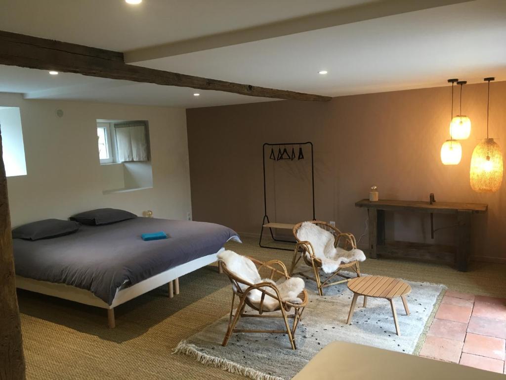 B&B / Chambre d'hôtes Le Clos des Lucioles Saint-Paul de Massuguiès, 81530 Ruèges