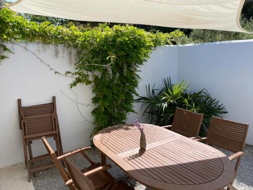 Maisons de vacances Le Clos des Pins 741 Rue Charles de Gaulle Rivedoux-Plage