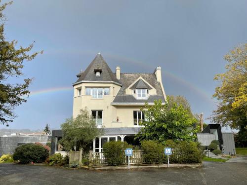 Le Clos Du Pontic Logis et Cit'Hotel Landerneau france