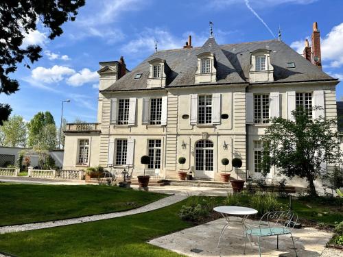 B&B / Chambre d'hôtes Le Clos du Roc 4 Quai de la Loire Montlouis-sur-Loire