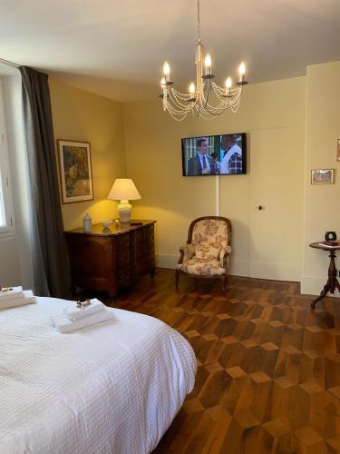 B&B / Chambre d'hôtes LE CLOS DU TULIPIER RUE EMILE LEBORGNE La Chapelle-du-Bard