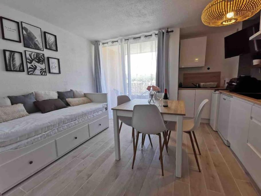 Appartement Le Cocon Gruissané - Idéalement situé - Rénové Piscine Parking 118 Rue du Loch, 11430 Gruissan