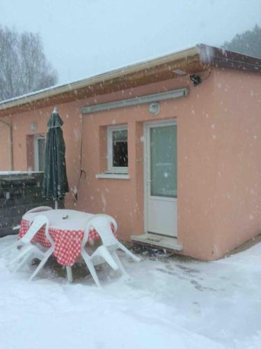 Appartement Le Coin Tranquille au pied du Puy de Dôme 12 Avenue de la Gare Pontgibaud