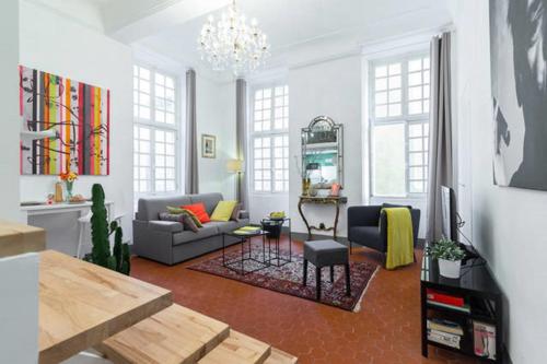 LE COLONNA - GRAND STUDIO EN DUPLEX, REFAIT A NEUF, VIEUX-NICE Old town Nice france