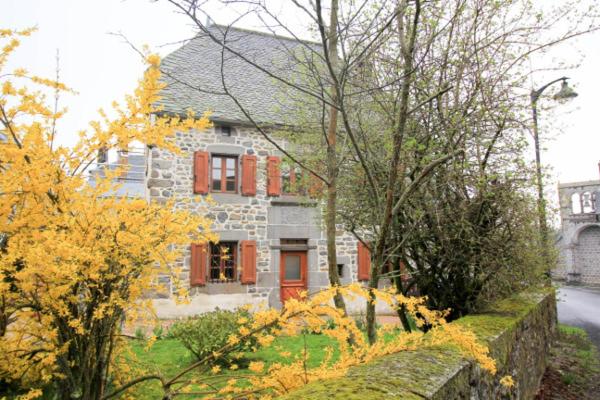 Maison de vacances Le Cottage Lavastrie le bourg, 15260 Lavastrie