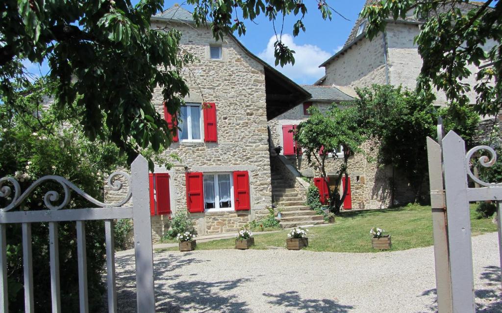 Maison d'hôtes Le couvent de Jouels Jouels, 12800 Sauveterre-de-Rouergue