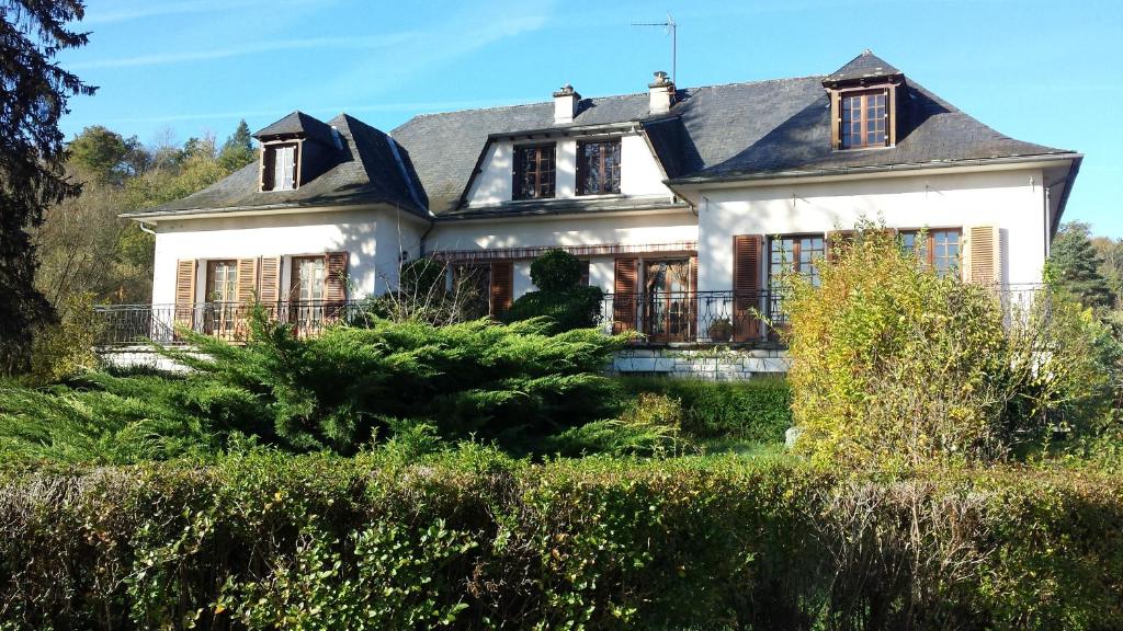 B&B / Chambre d'hôtes Le Curieux de Conques La Rivière, 12320 Saint-Cyprien-sur-Dourdou