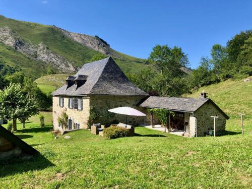 Le Domaine de Castille - chalet pyrénéen de charme Arrens-Marsous france