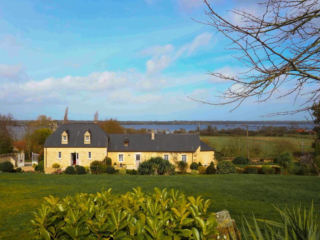 Maisons de vacances Le domaine des Roseraies Le Douet, 14230 Monfréville