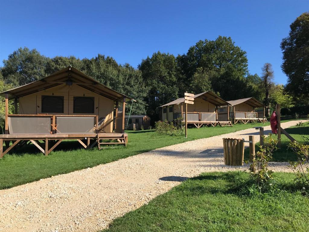 Camping Le Domaine du bois Coquet LIEU DIT LAULURIE, 24330 La Douze