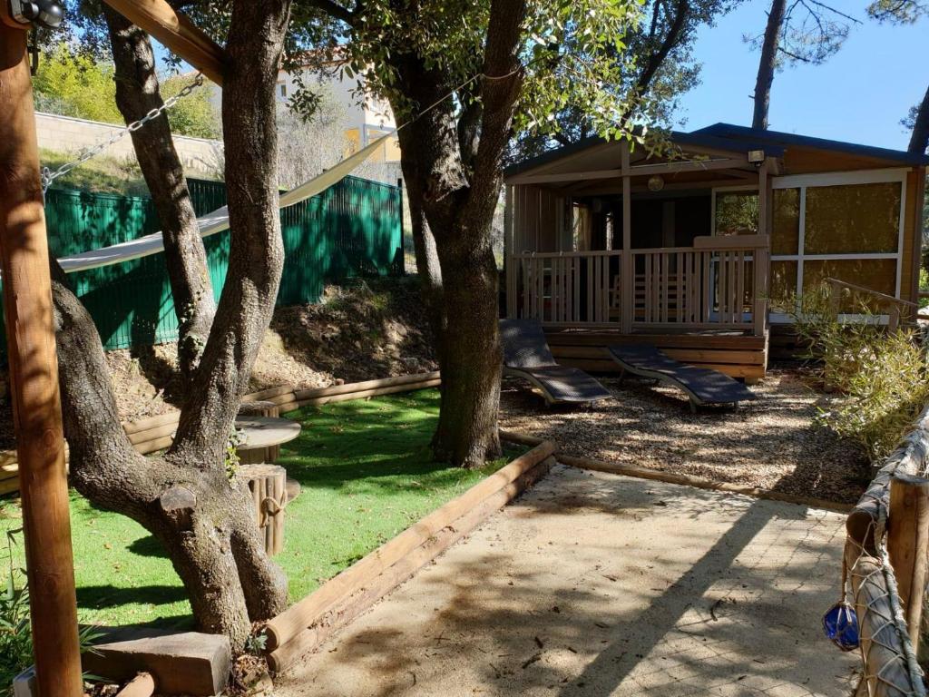 Chalet Le Domaine du Naizadou chalet lou grilh 169 Chemin du Bas-Devès, 30140 La Barriére
