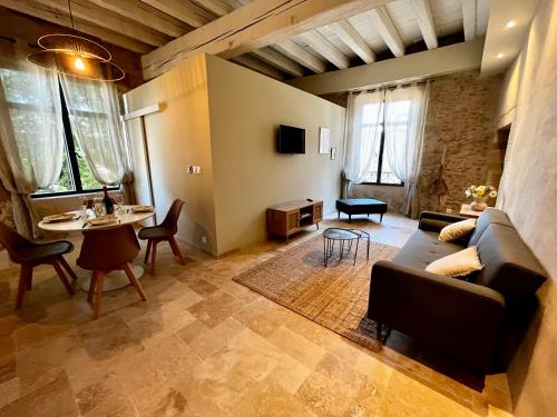 Appartements Le Donjon de Lily 7 Place du Grand Puits Carcassonne