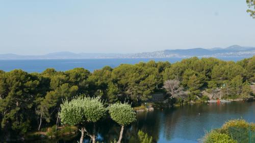 Le DRAMONT Appartement vue panoramique MER LAC FORET Saint-Raphaël france