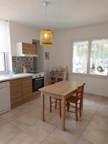 Appartement Le duplex de la gare 24 Avenue de la Gare Aimargues