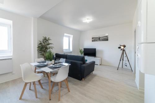 Appartement LE DUPLEX - PARKING GRATUIT+ WIFI + NETFLIX 20 Rue des Faisans Mulhouse