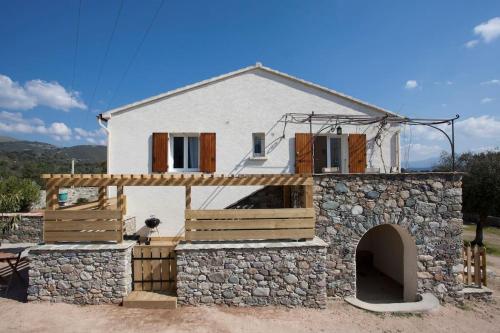 Appartement LE ELLA PROCHE DES GORGES DE L ASCO ENTRE MER ET MONTAGNE L'albarella route d'asco 20218 moltifao Moltifao