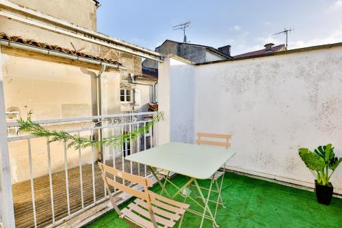 Appartement LE FERRY # Hyper-centre # Terrasse 2ème étage (dernier) 19 Rue Chalais Cognac