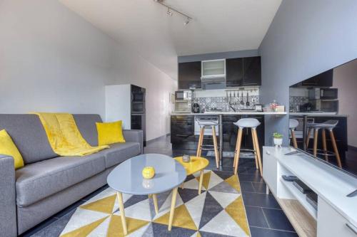 Appartement Le Funky - 5' centre ville - Entrée autonome - Bein - Shopping - Wifi - Netflix - Nigloland 184 Avenue Pierre Brossolette Troyes