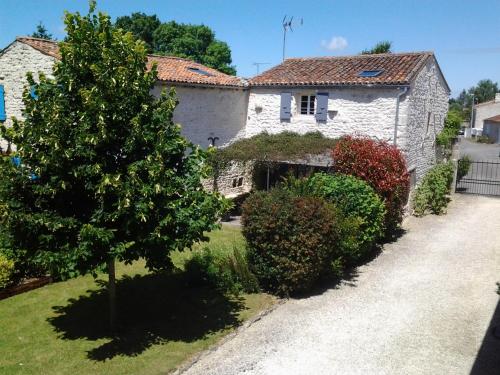 Maison de vacances Le Gîte de l'aubray, gîte avec piscine 17 Rue de l'Aubray Trizay