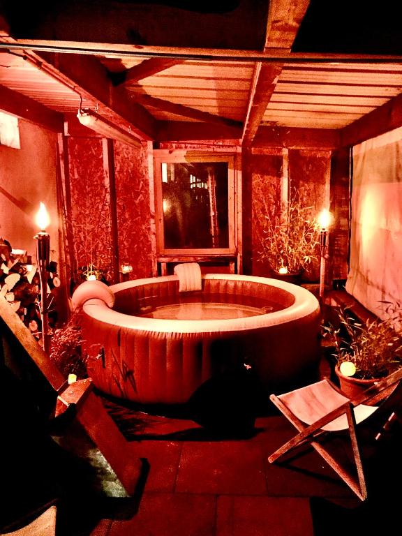 Maison de vacances Le gîte du cavalier au cœur de la Forêt/jacuzzi 215 Rue du Bizard, 39100 Dole