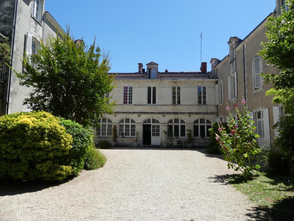 Appartement Le Gîte Du Parc avec parking vieux port et plage au calme 32 Bis Rue Réaumur, 17000 La Rochelle