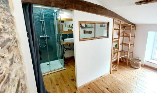 Maison de vacances Le Gîte du Puy et son jardin au bord de l'eau 23 Rue du Puy Sans Tour Mareuil-sur-Lay