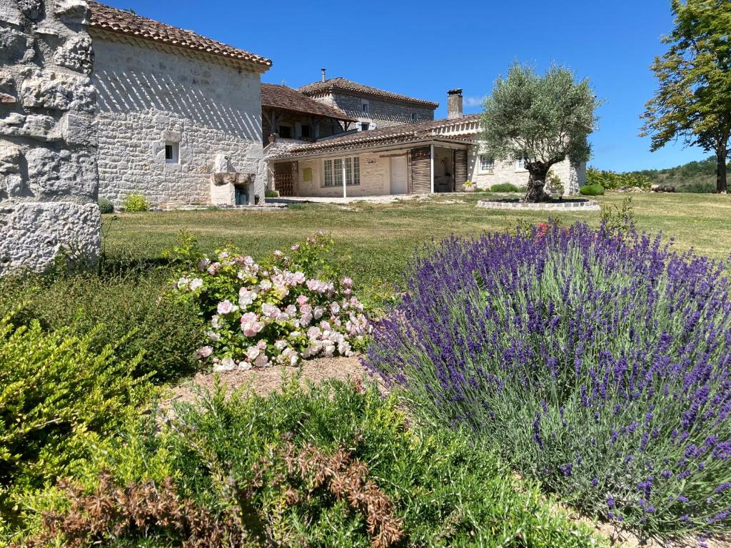 Maison d'hôtes Le Gîte du Souffle des Anges Le Buffan, 82110 Sauveterre