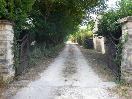 Maison de vacances le gîte Lou Jas 50 avenue du 8 mai Eyragues