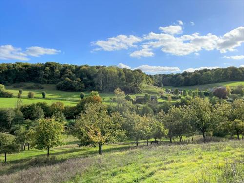 Maisons de vacances Le Gîte Marguerite - Calvados : vue panoramique sur la Normandie 1854 Route D’Ouilly du Houley Hermival-les-Vaux