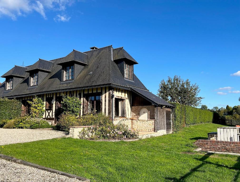 Maisons de vacances Le Gîte Marguerite - Calvados : vue panoramique sur la Normandie 1854 Route D’Ouilly du Houley, 14100 Hermival-les-Vaux