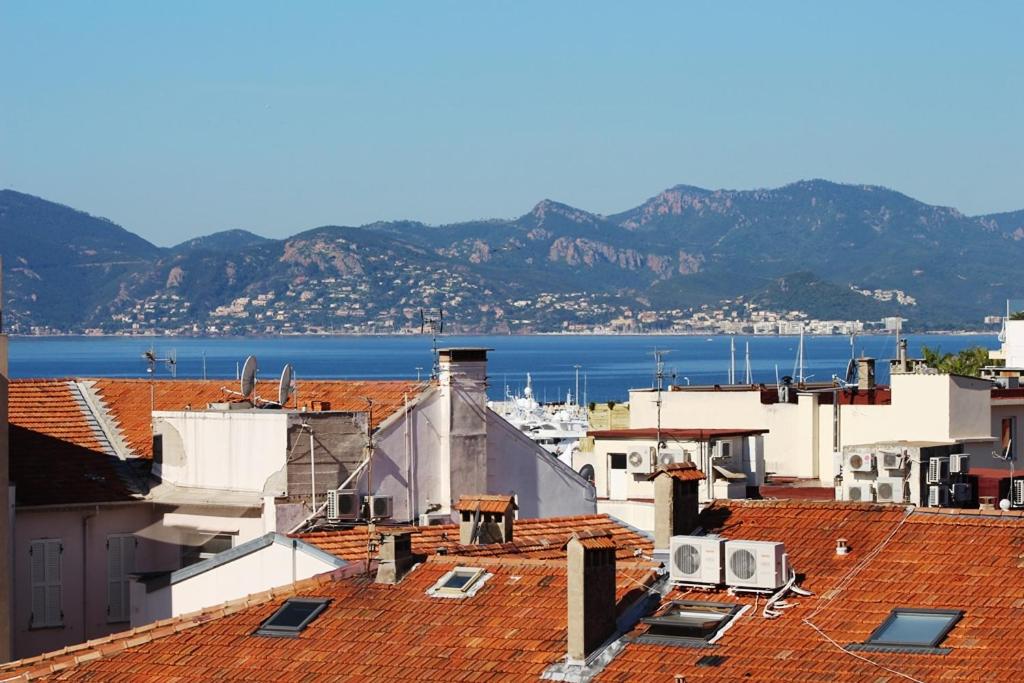 Appartement Le Grand Hotel Entrée Le Dauphin 7e étage Boulevard de la Croisette 45, 06400 Cannes