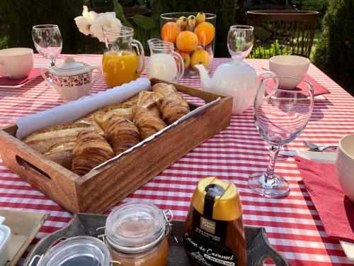 B&B / Chambre d'hôtes Le grenier du jardin 31 rue de la libération Pontorson