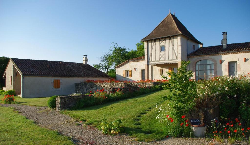 Maisons de vacances Le Hameau des Coquelicots Route de Goutte d'Or, 47160 Damazan