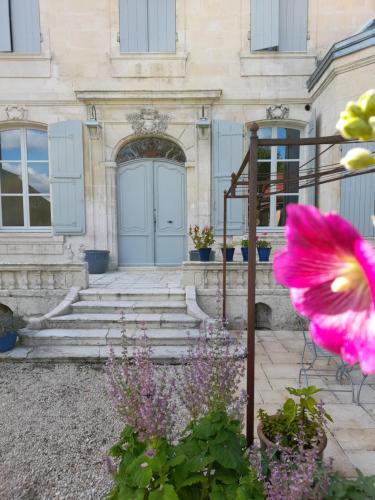 Le Jardin des Anges Saint-Jean-dʼAngély france