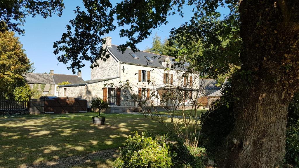 Maison d'hôtes le jardin des chênes lieu dit tregouet, 56420 Plumelec