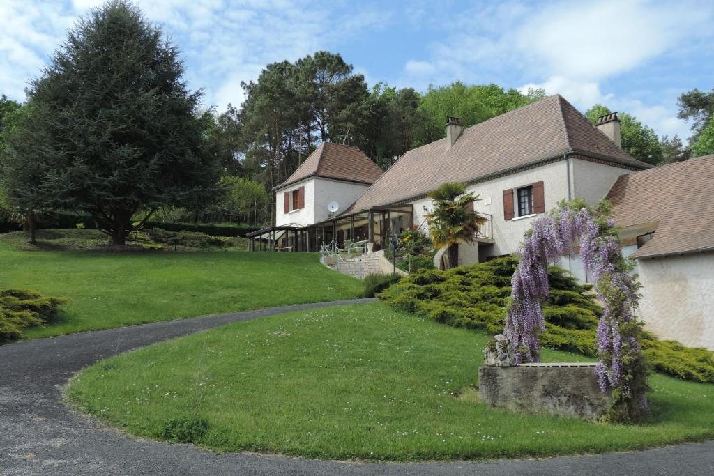 B&B / Chambre d'hôtes Le jardin des paons le jardin des paons Lieu-dit Villamblardou, 24400 Issac