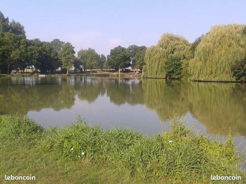 Le Lagon bleu Genouillé france