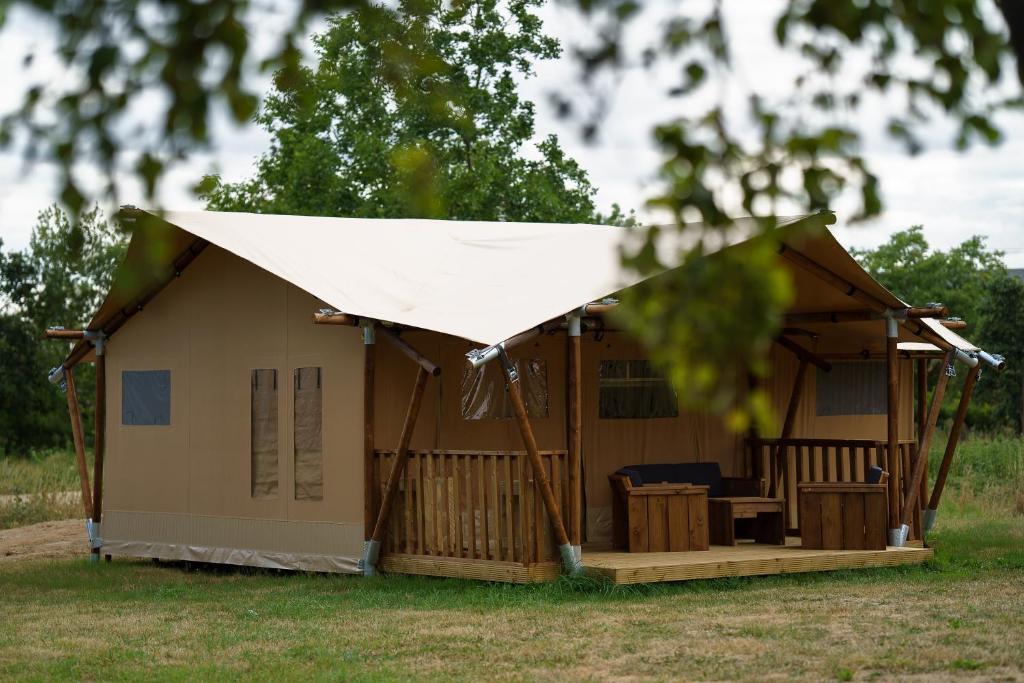 Tente de luxe LE LODGE DU DOMAINE Rue Chaligny, 58120 Saint-Hilaire-en-Morvan