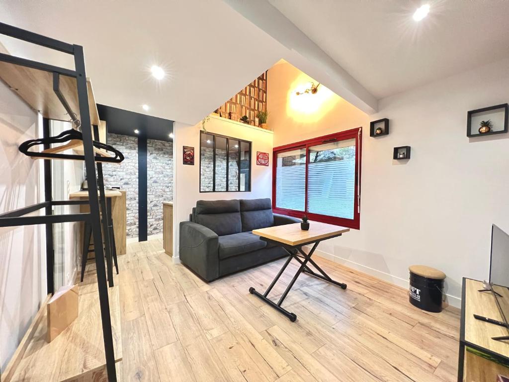 Maison de vacances Le Loft ~ à 4 min de la gare, Fibre + Parking privé N°1 14 Avenue de Nantes, 86000 Poitiers