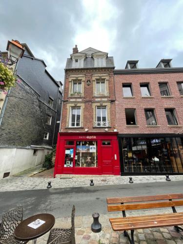 Appartement LE LOFT DU HOMARD BLEU : ENTRE CIEL ET MER 24 bis Place Hamelin Honfleur