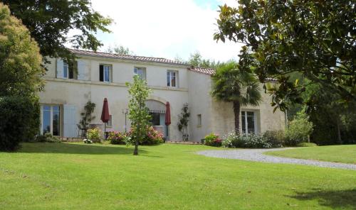 Le Logis de La Brumanderie - Saintes Fontcouverte france