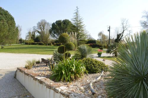 B&B / Chambre d'hôtes Le logis des langrottes route de st just Saint-Sornin