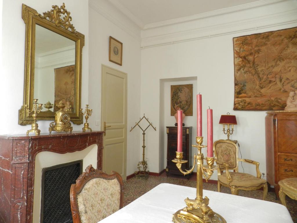 Appartement Le Logis du Chanoine, 50 m2 and terrace face to Cathedral 2 Rue de la Petite Jérusalem, 34500 Béziers