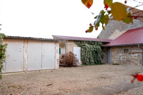 Le loup qui dort Longwy-sur-le-Doubs france