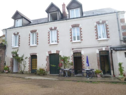 Hôtel Le Lurton 37 Place Jean Jaurès Château-Renault