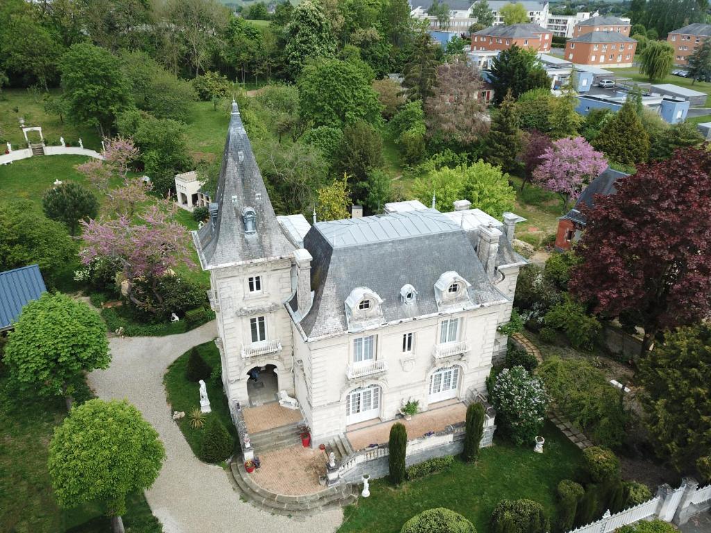 B&B / Chambre d'hôtes Le Madrigal 83 Rue du Docteur Godard, 72600 Mamers