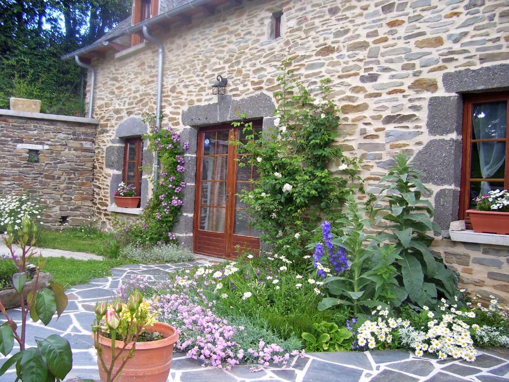 B&B / Chambre d'hôtes Le Martinou Anglars, 12500 Le Cayrol