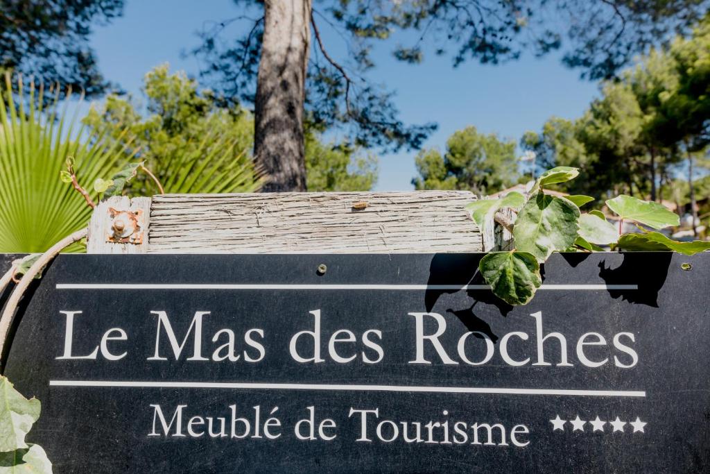 Maison d'hôtes Le Mas des Roches à Velaux 964 chemin de Marseille, 13880 Velaux