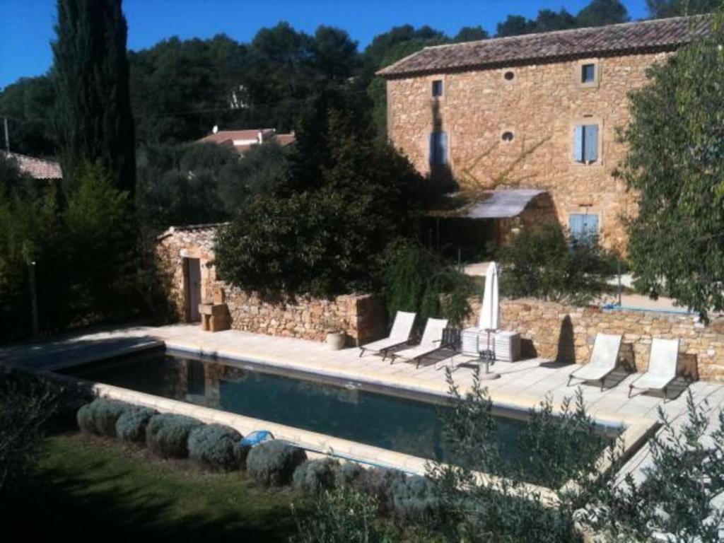 Maison de vacances le mas du cypres, 12 pers et piscine le champ des baumes, 30700 Aigaliers