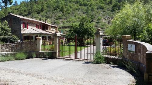 Maisons de vacances Le Mas du Mont-Long - Sud Ardèche Le Mas du Mont-Long 955 Impasse des Soulières Banne